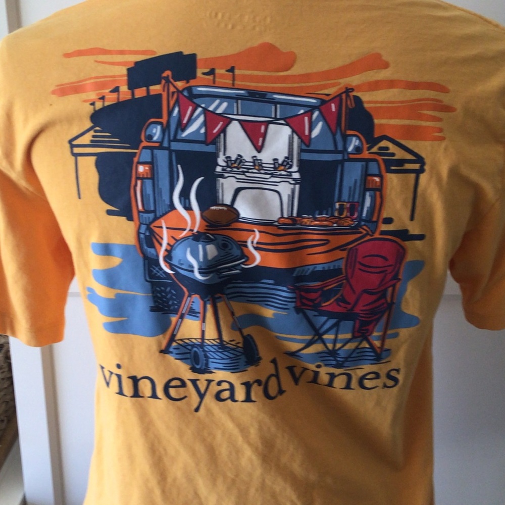 🏈🏈🏈Vineyard Vines Rare Sunshine Yellow Orange Pocket Tee Football Tailgate Small